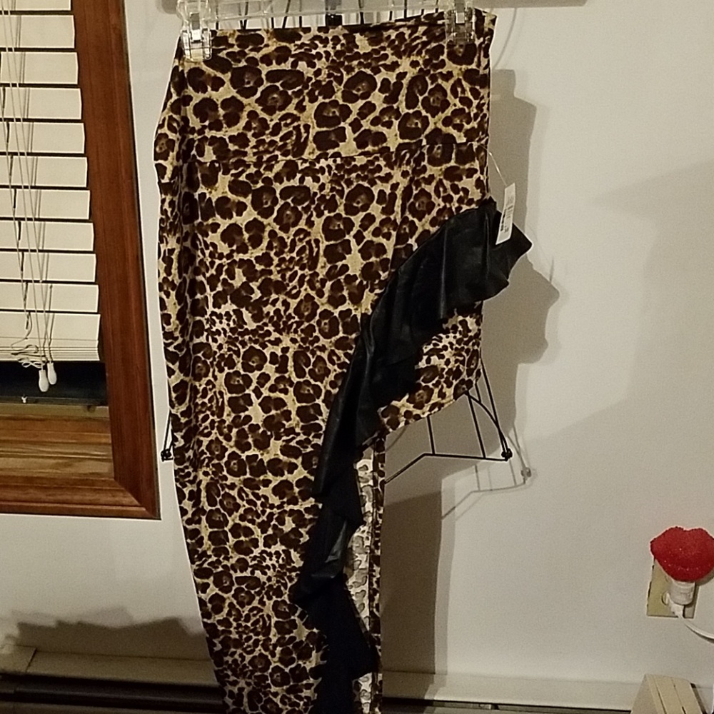 DOTS skirt